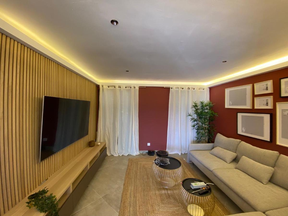 Duplex 120M2 Terrasse Vue Sur Nimes Appartement Buitenkant foto